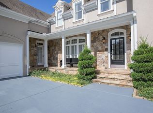 6730 Eastleigh Cir, Suwanee, GA 30024