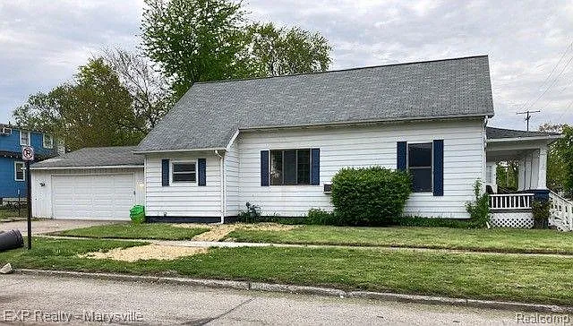 527 13th St photo 1