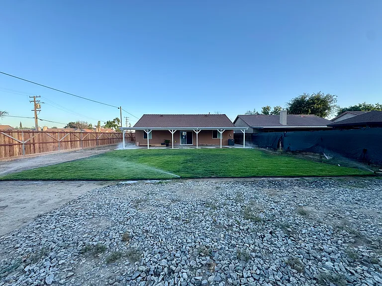 704 Lassen Ave — Photo 23