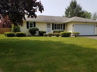 31 Ridgeview Dr, Feeding Hills, MA 01030