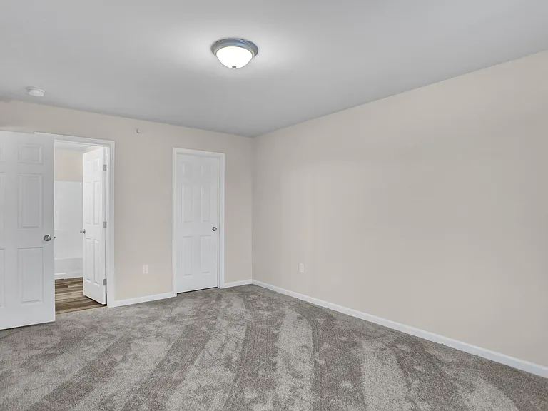 62 Helene Ct — Photo 17