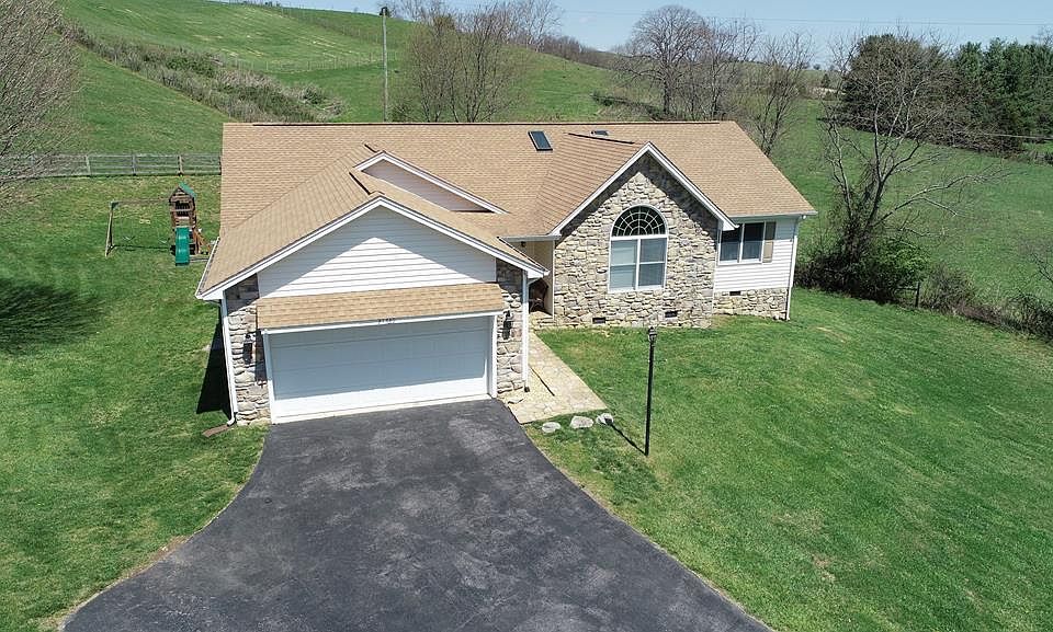 1st image of 21349 Jessica Ln