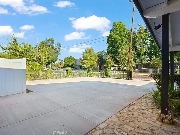 8501 Enfield Ave — Photo 20