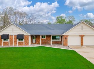 310 Edgewood Pl E, Anderson, IN 46011