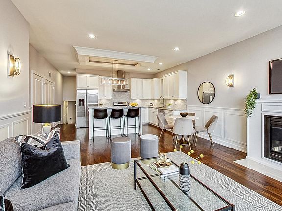 2nd image of 2435 W Belmont Ave APT 3W