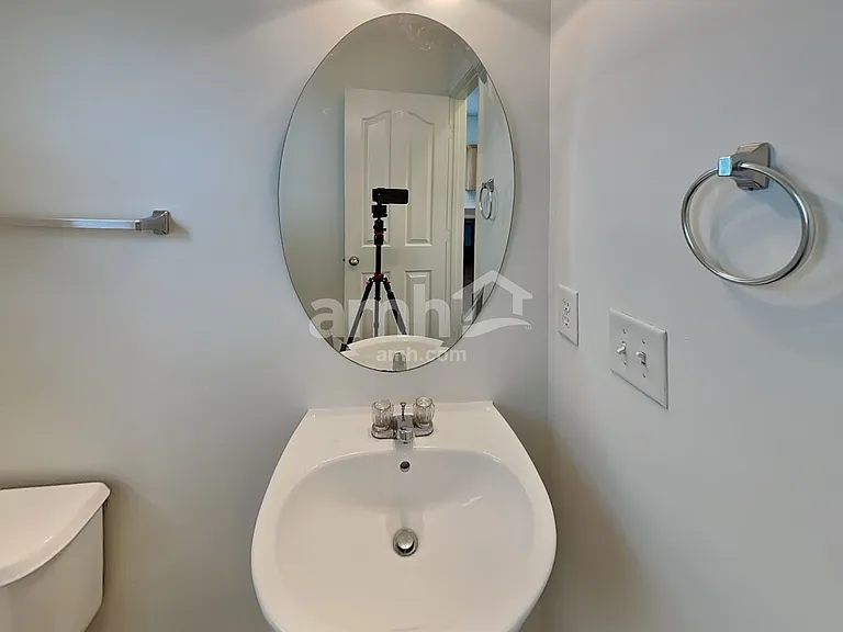 13711 Riding Hill Ave — Photo 10