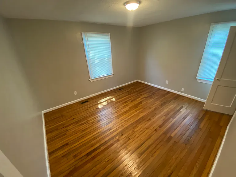 702 Grove St — Photo 10