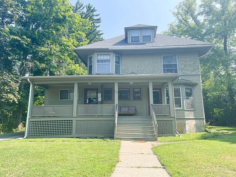 207 Kelvin Pl — Photo 17