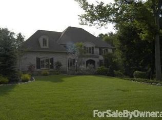 3410 Meadow Hill Dr, South Bend, IN 46614