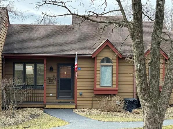 29 Oak Glen Dr, Galena, IL 61036