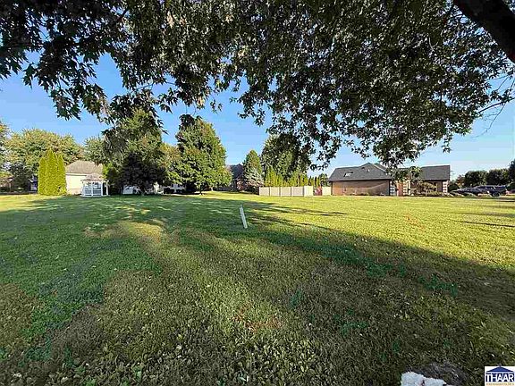 3rd image of 8290 N Saint Andrews Dr