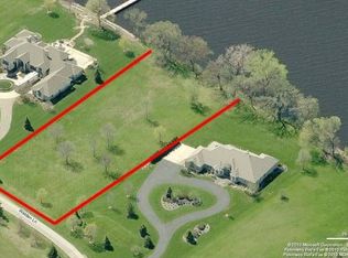 3275 Walden Ln, Oshkosh, WI 54904