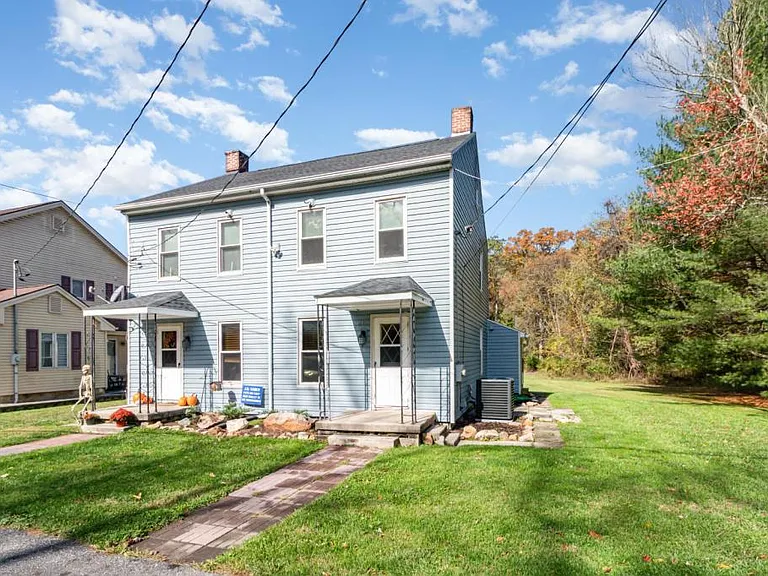 215 Pine Grove Rd — Photo 1