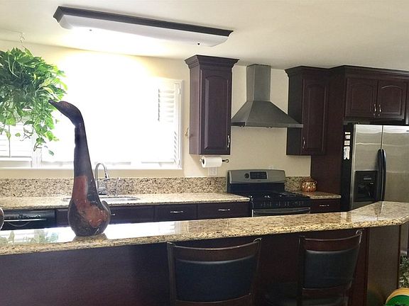 3rd image of 13452 Montague St