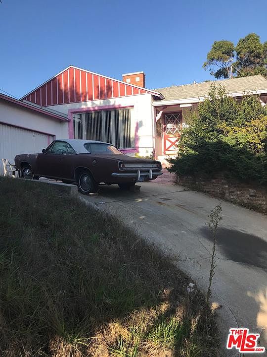 2nd image of 3440 Meier St