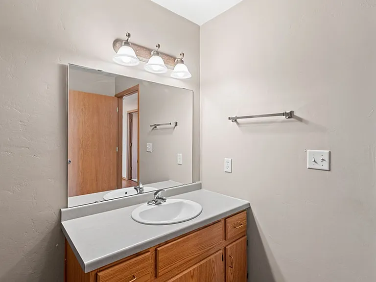 Charlotte Court Apartments — Photo 35