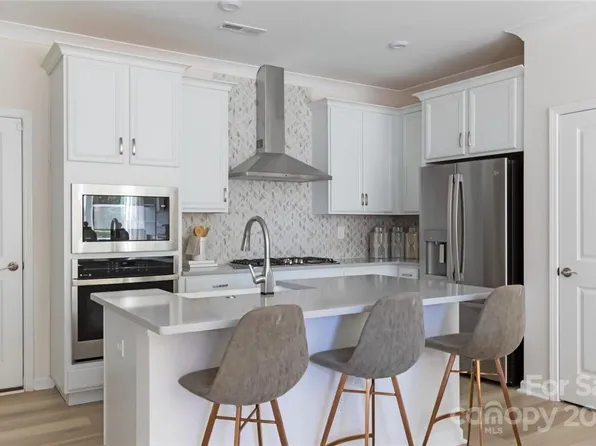 315 Cloudcroft Aly, Charlotte, NC 28217