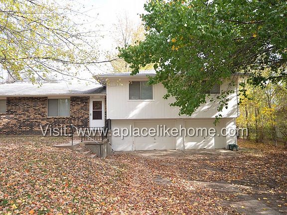 3rd image of 1609 N 63rd Pl