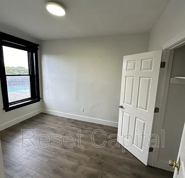 26 Elizabeth Ave #10 — Photo 4