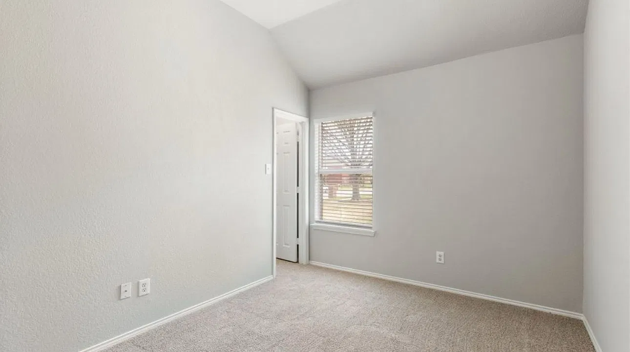 4 bed, 1946 sqft, $800 — Photo 3