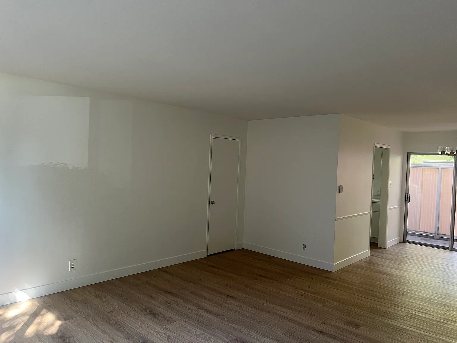 3 bed, 1200 sqft, $4,200 — Photo 2