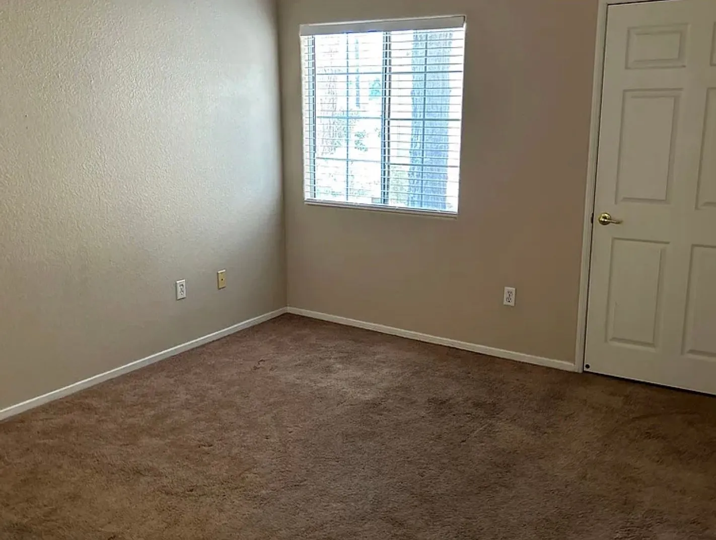 24909 Madison Ave — Photo 3