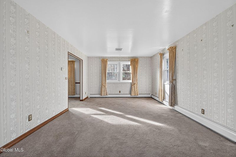 5th image of 17 Woodshire Court