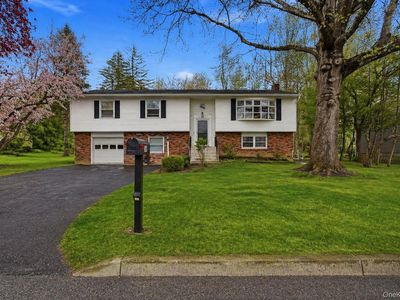 39 Carriage Hill Lane, Poughkeepsie, NY, 12603