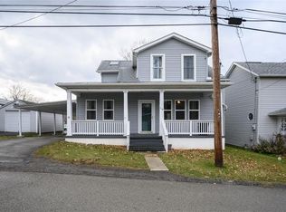 114 Clinton St, Loyalhanna, PA 15661