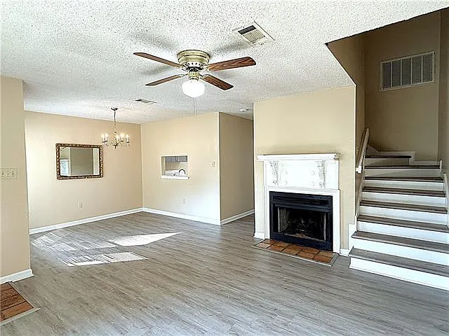3 bed, 3.0 bath, 1440 sqft, $1,800 — Photo 2