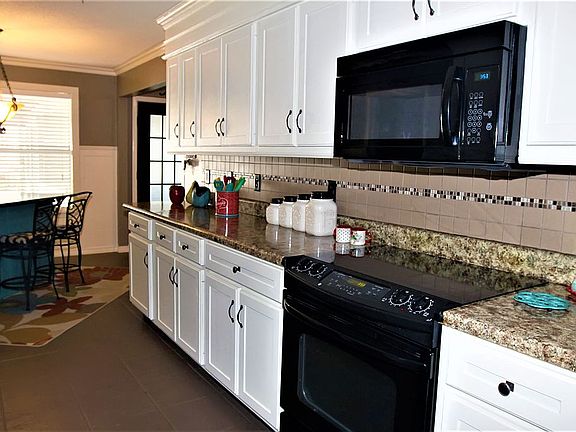 5th image of 3034 N 19th Ave