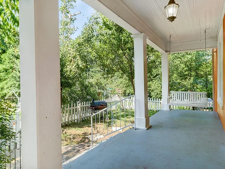204 Barker St — Photo 45