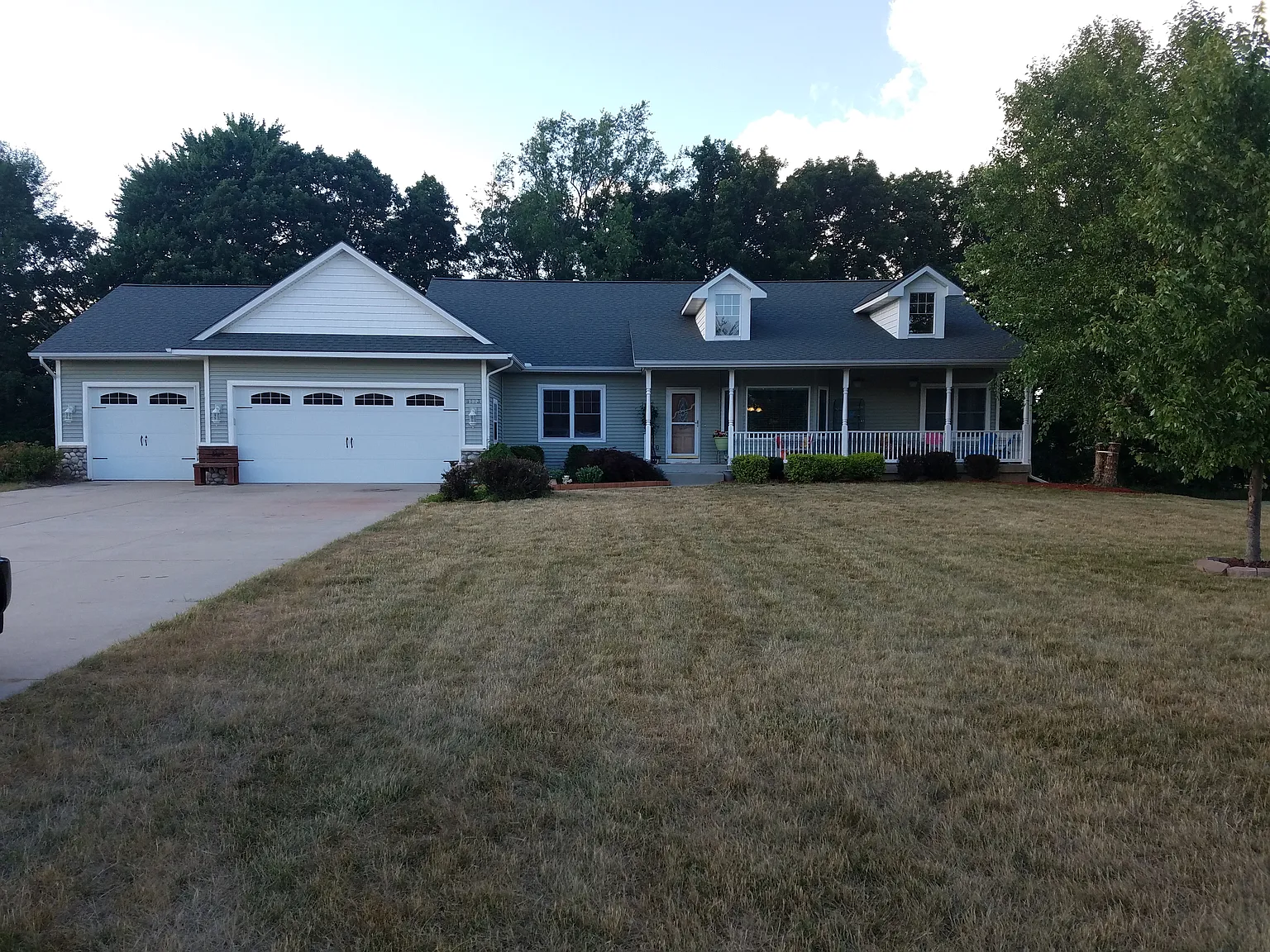 8173 Whispering Winds Ct SE photo 1