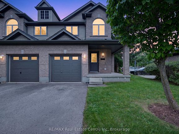 4th image of 30 Vaughan St #37
