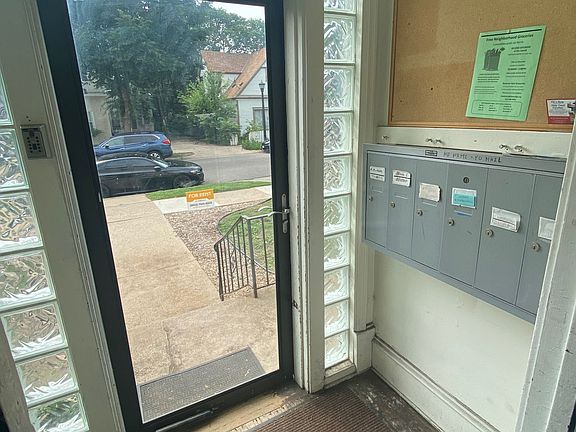 4th image of 2721 Girard Ave S APT 1