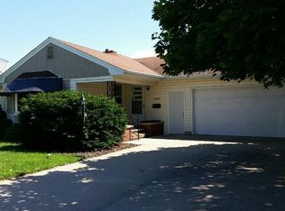 829 Roosevelt St, Menasha, WI 54952