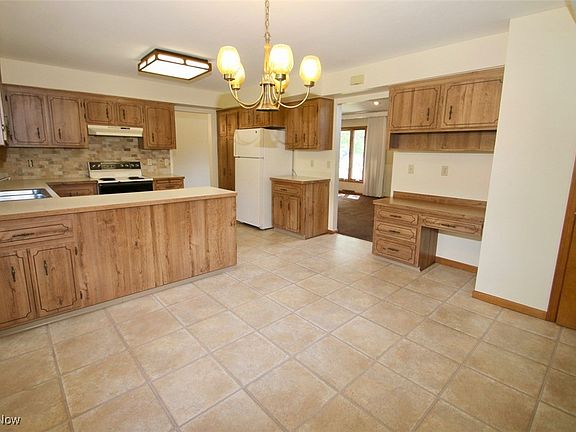 5th image of 473 Celestia Dr