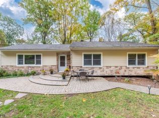 13 Bott Ln, Towaco, NJ 07082