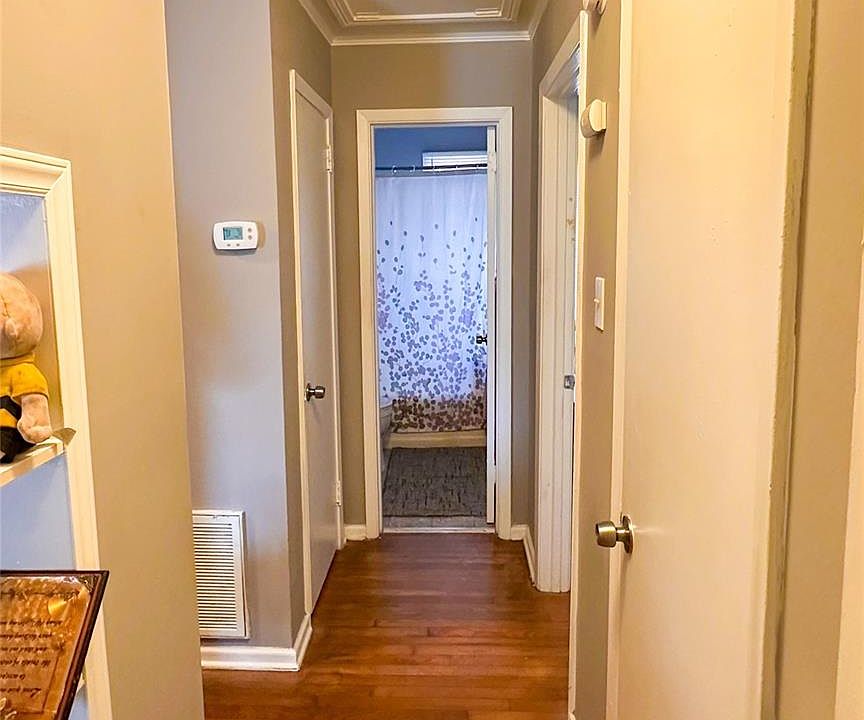 2nd image of 3232 Marlborough Rd