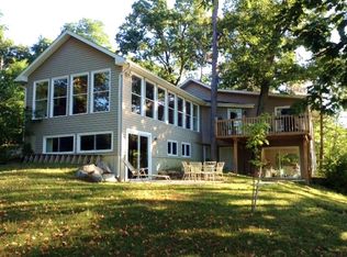1023 Island Ln, Galesburg, IL 61401