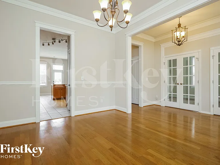 228 Silverwood Ln — Photo 6