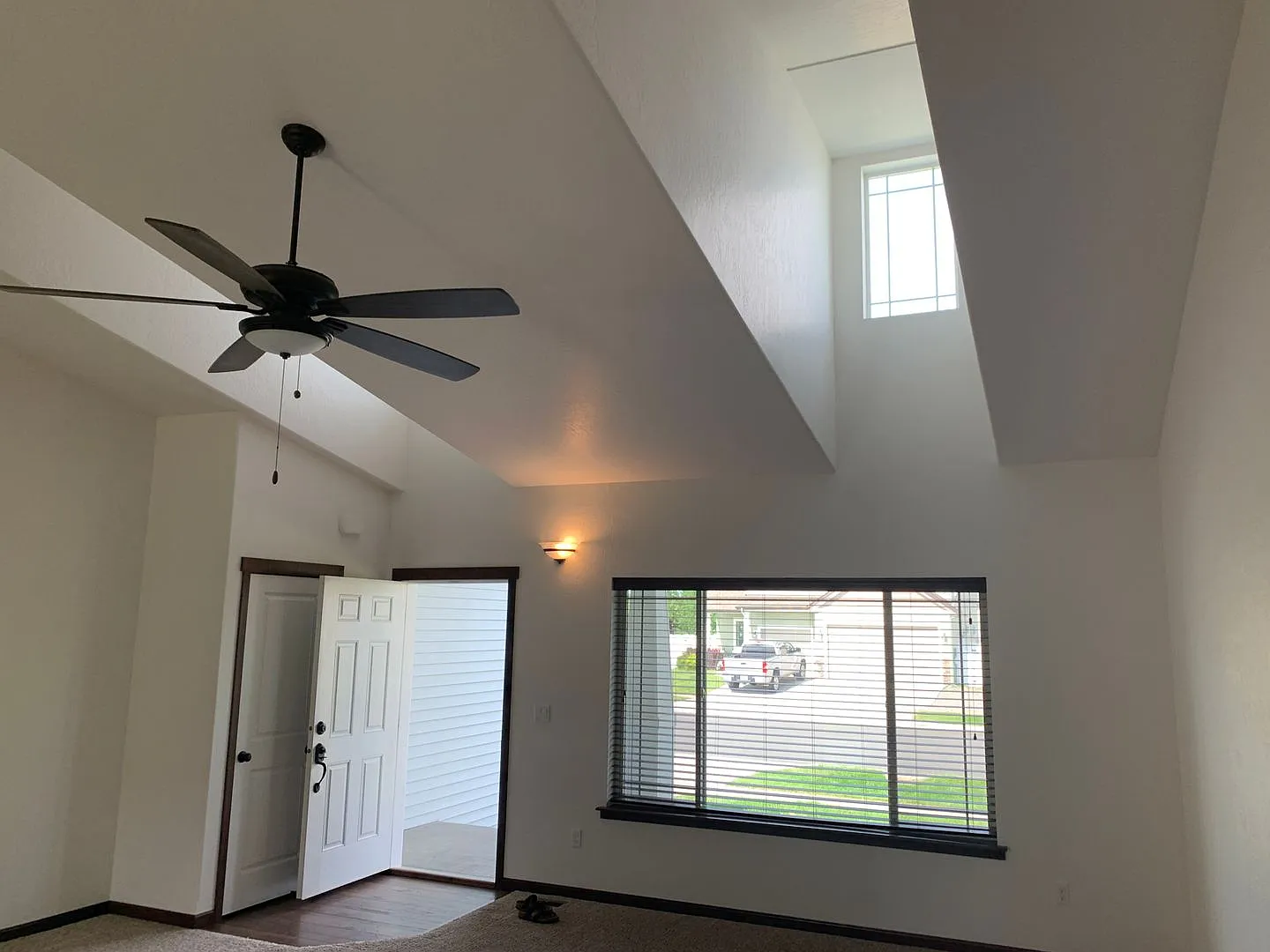 Broadmoore Estates Rancher — Photo 3