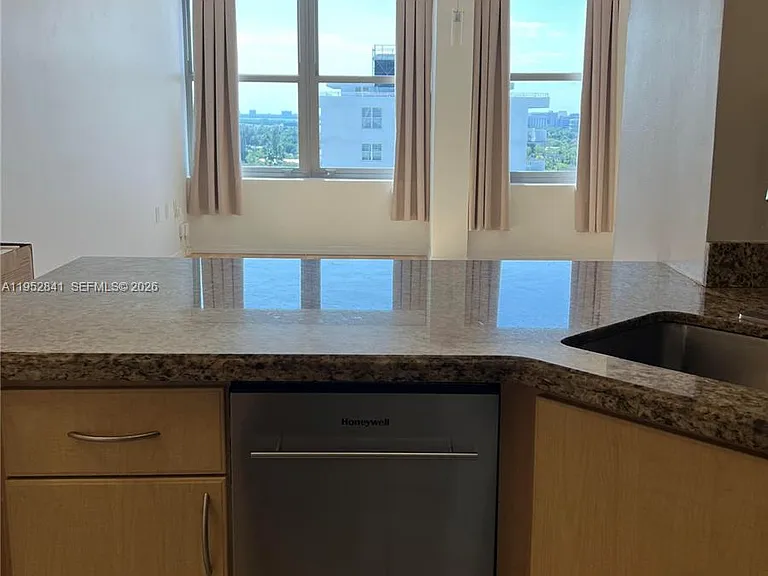 2899 Collins Ave #1502 — Photo 7