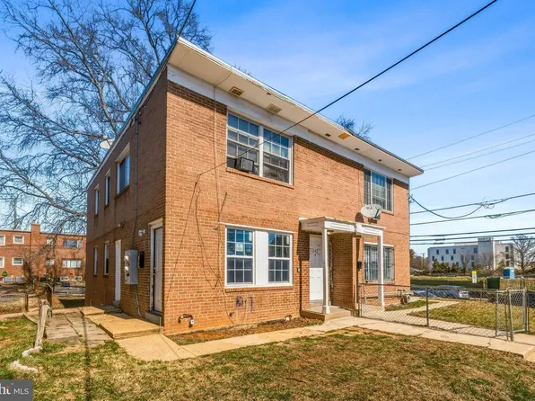 1242 Savannah Pl SE #2, Washington, DC 20032