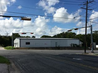 605 11th St, Huntsville, TX 77340