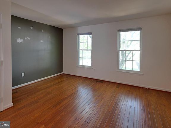 4th image of 6882 Ducketts Ln #38-2