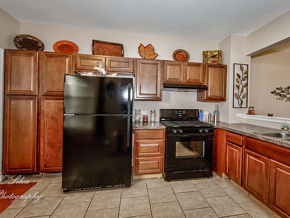 2nd image of 7443 Grandview Ct #7443