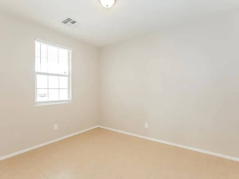 7333 W Saint Catherine Ave — Photo 13