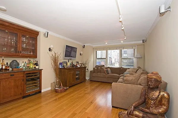 Sold by Citi Habitats | media 2