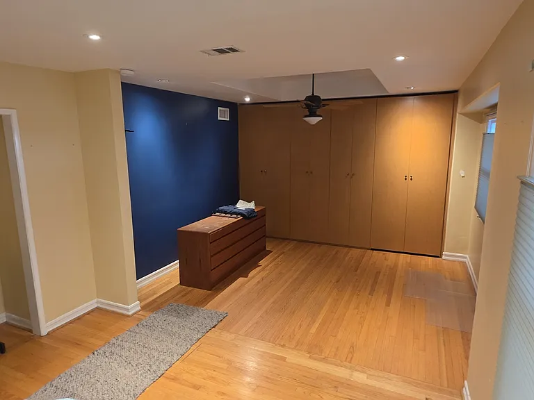 Lynngrove Dr — Photo 1